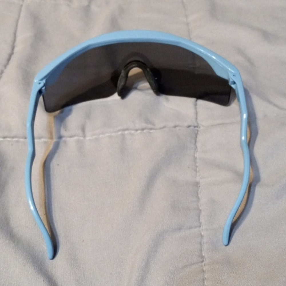 Oakley Razorblade sunglasses - Picture 3 of 4